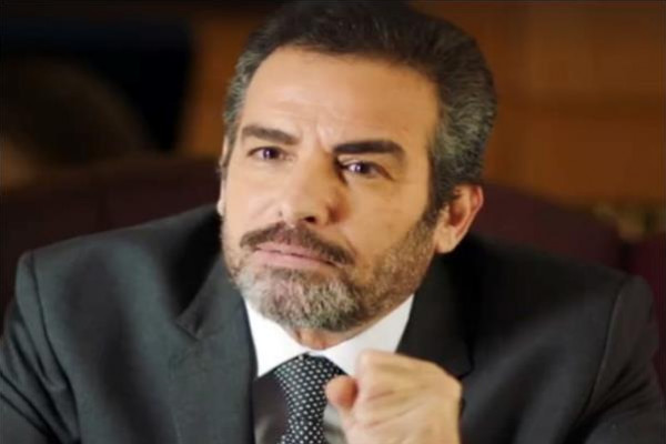 «أجمل من ياسمين صبري».. أول ظهور لزوجة أحمد عبد العزيز التي أخفاها عن الجميع 30 عامًا
