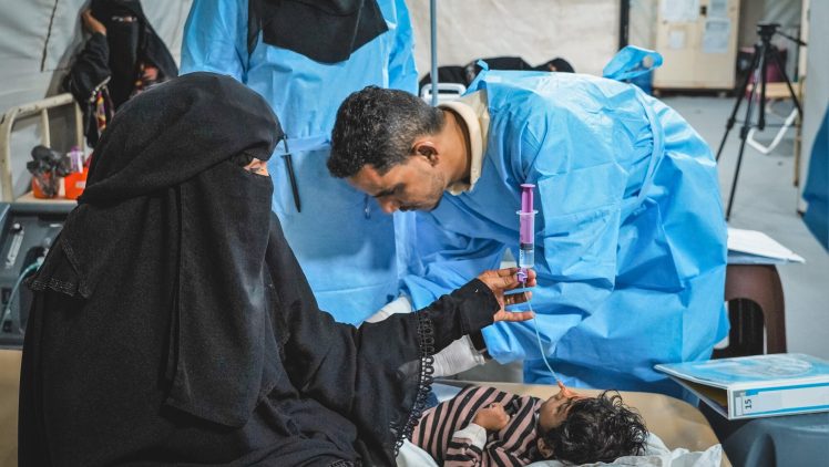 منظمة دولية تحذر: تزايد كبير ومستمر في حالات الإصابة بالكوليرا في اليمن