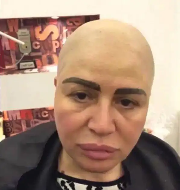صورة إلهام شاهين برأس أصلع تهز السوشيال ميديا! ماذا حدث لها؟
