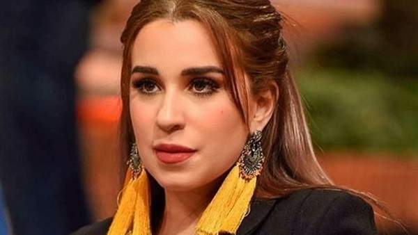 طليق أسما شريف منير يقهرها ويعلن خطوبته من فتاة أخرى.. لن تصدق من هي!