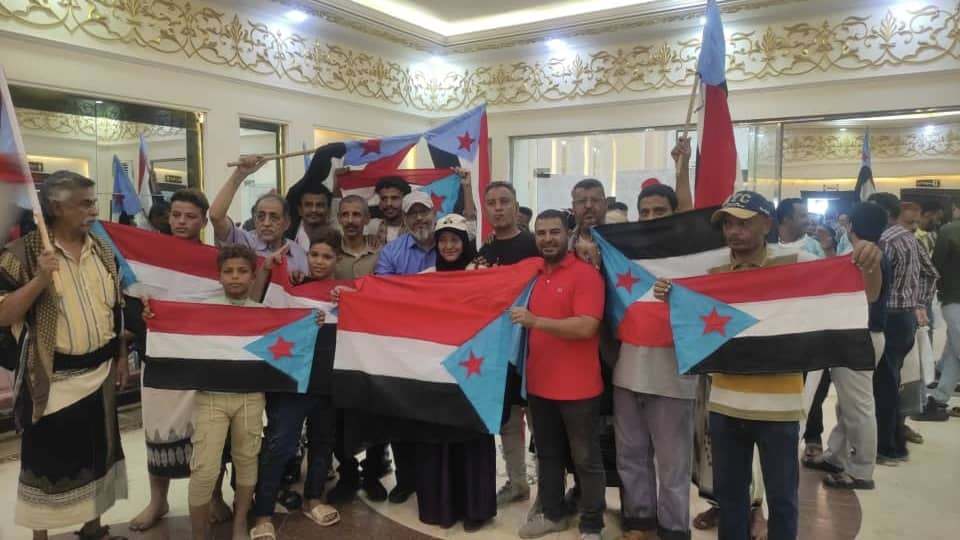 وزارة الشباب والرياضة تدين إقتحام الغوغاء لقاعة الاحتفال باليوم العالمي للشباب في عدن