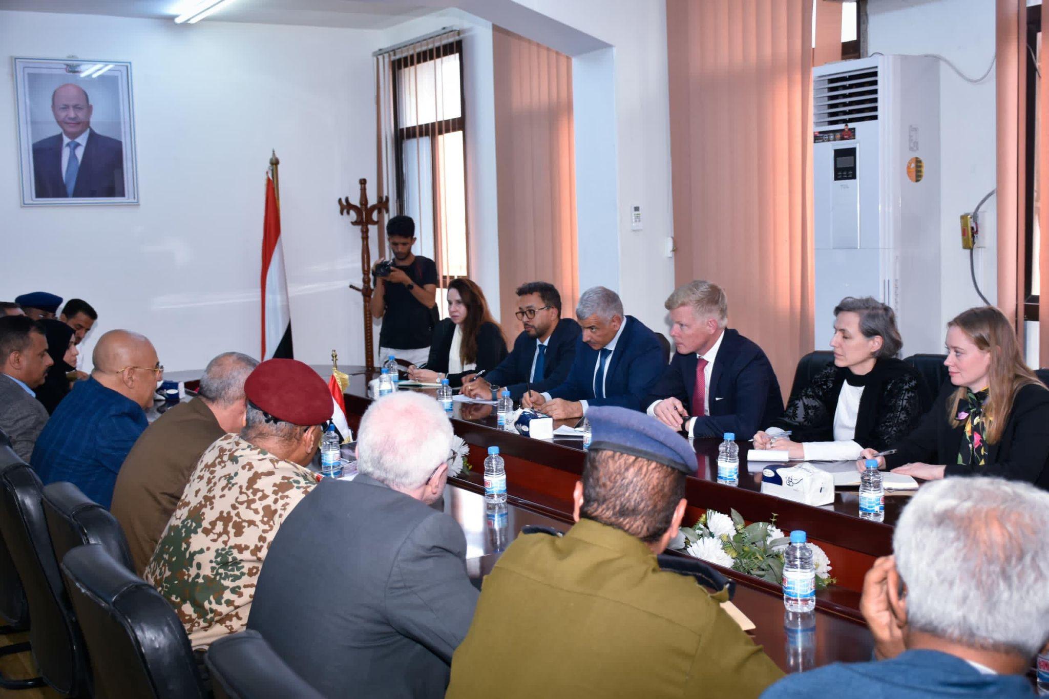 عبر عن قلقه من تأثير التصعيد في البحر الأحمر.. المبعوث الأممي: لا بديل للطرقات الرئيسية في تعز