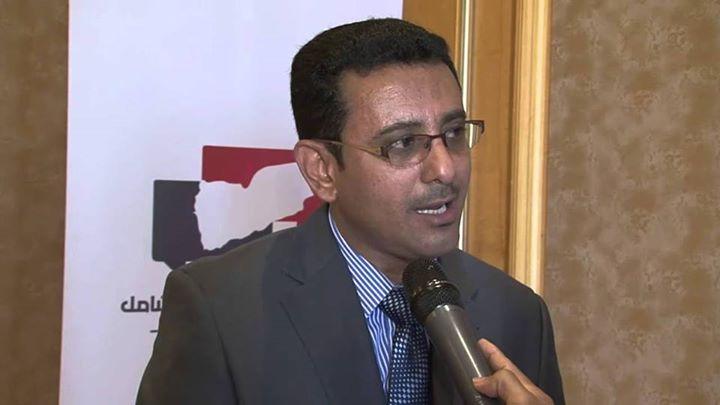 مصدر دبلوماسي: السفير اليمني السابق في القاهرة يصادر سيارة السفارة وينقل ملكيتها باسمه