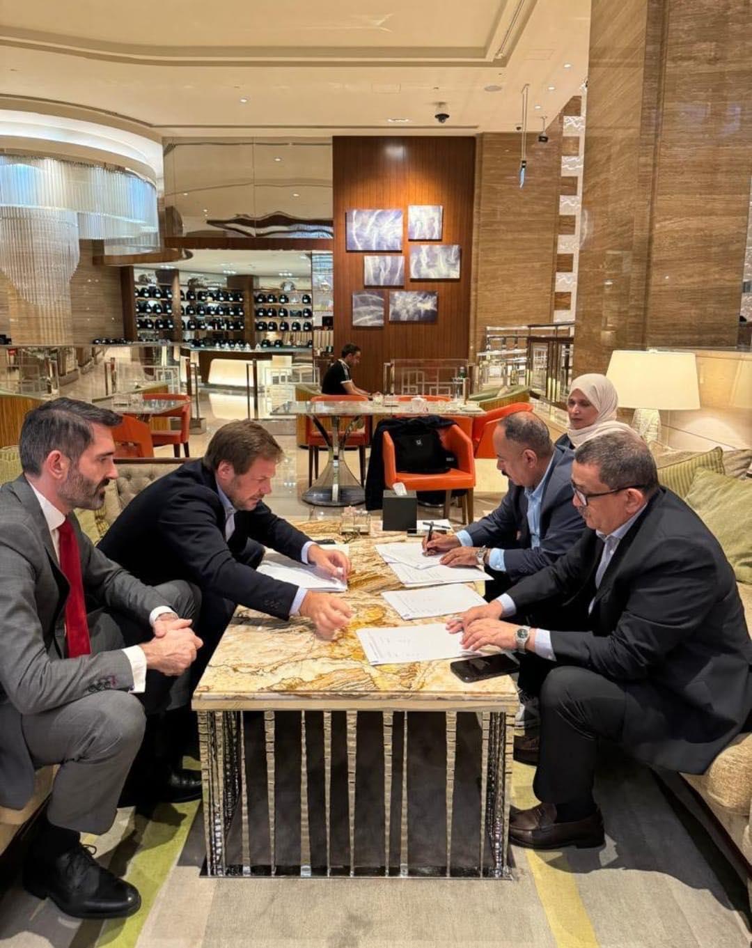 اليمنية توقع اتفاقية مع إيرباص لشراء 8 طائرات جديدة من طراز A320 وA321