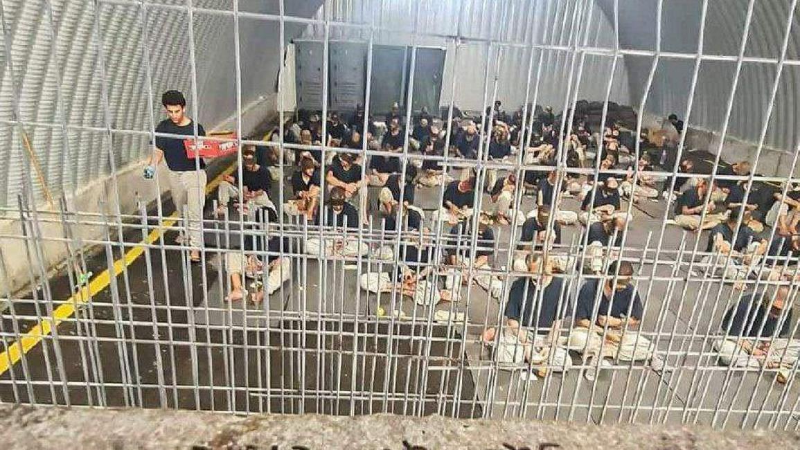 هآرتس: إسرائيل تحتجز جثامين 1500 فلسطيني بمعتقل سدي تيمان