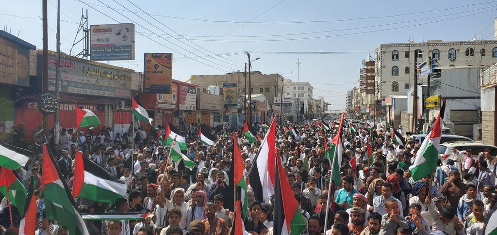 تظاهرات ووقفات في مدن يمنية تنديدا بجرائم الاحتلال الإسرائيلي واستهدافه المستشفيات في غزة