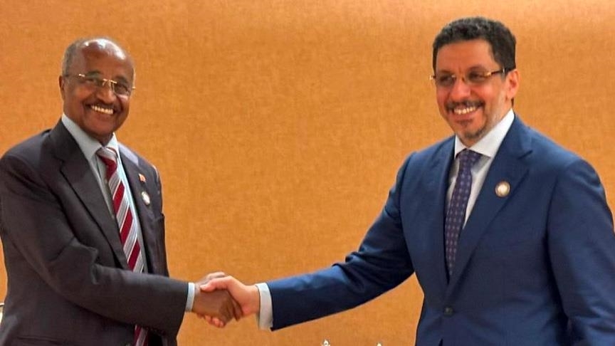 في لقاء غاب عنه ملف احتجاز الصيادين اليمنيين.. وزير الخارجية يناقش مع نظيره الإرتيري الوضع في البحر الأحمر