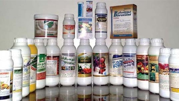 الحكومة تستنكر حملات التهديد الحوثية لنشطاء تناولوا ملف المبيدات الزراعية القاتلة