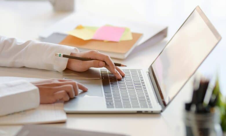 كيف تعرف أن كاميرا الويب في حاسوبك قد تعرضت للاختراق؟
