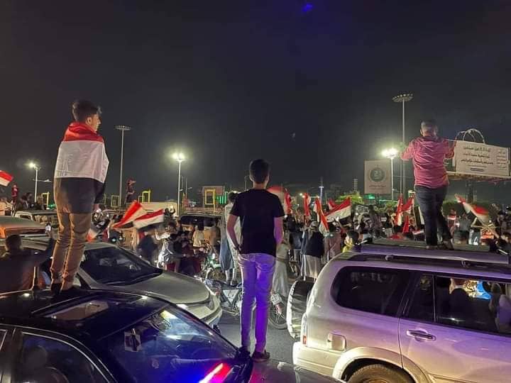 مليشيا الحوثي تقتحم ميدان السبعين بصنعاء وتفرّق آلاف المحتفلين بذكرى الثورة