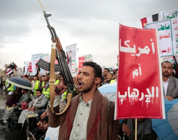 تحليل: لماذا ستؤدي الضربات الأمريكية لتعزيز الحوثيين ولن توقف هجماتهم على السفن في البحر الأحمر؟