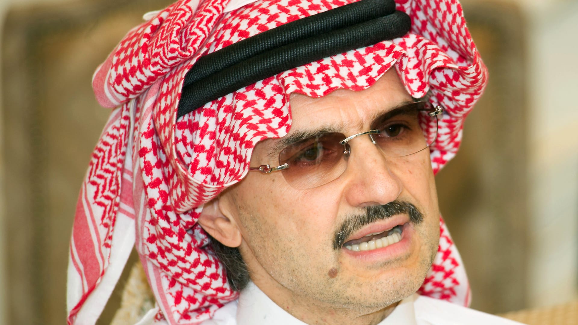 الوليد بن طلال يلحق بإيلون ماسك في شركة تويتر الخاصة الجديدة
