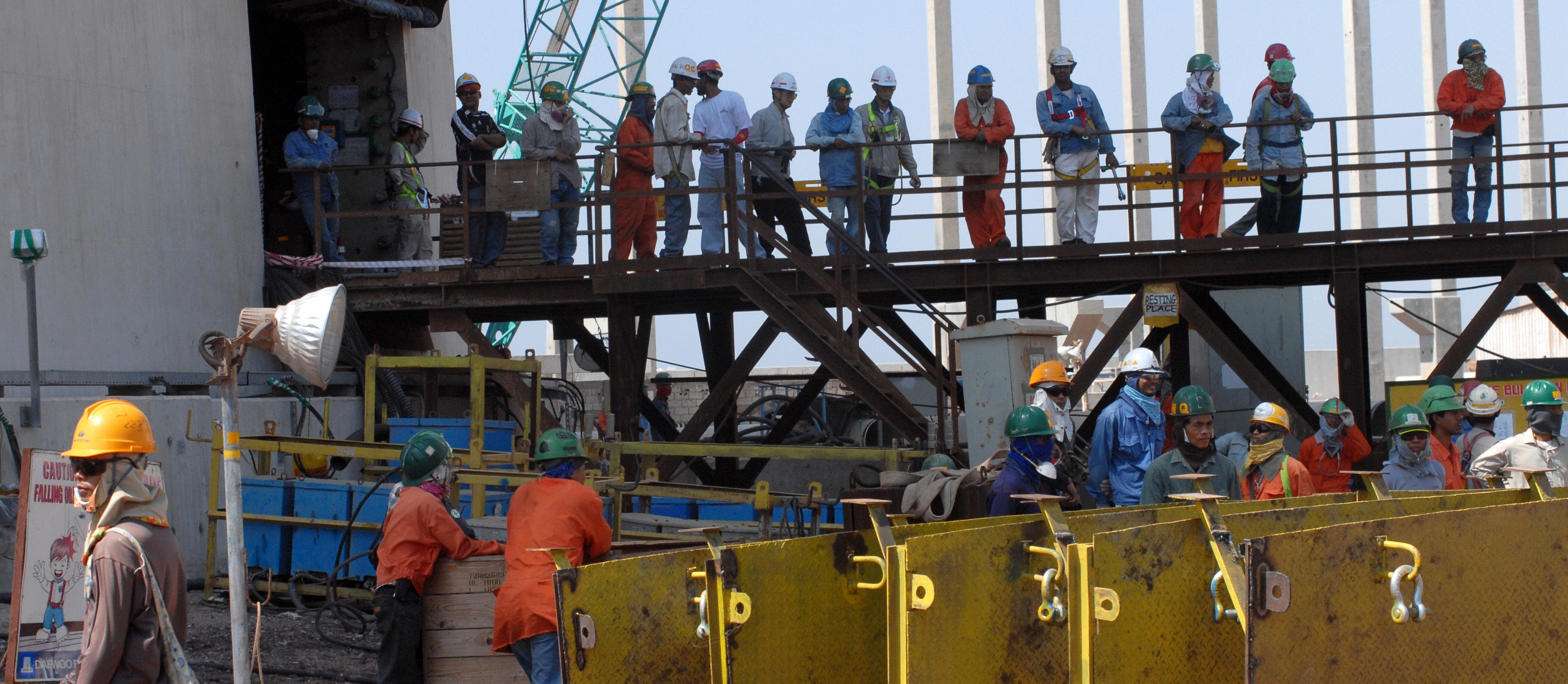 نفط اليمن في خطر: استهداف عسكري للموانئ يفتح جبهة جديدة