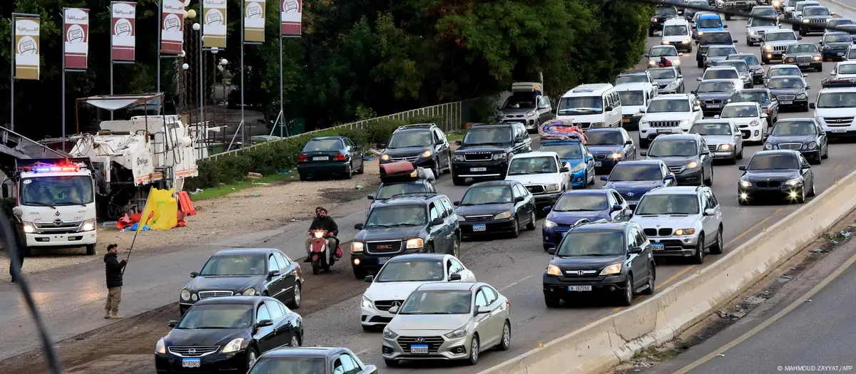 إسرائيل تحظر انتقال اللبنانيين جنوبا وتلوح بـحرب شديدة