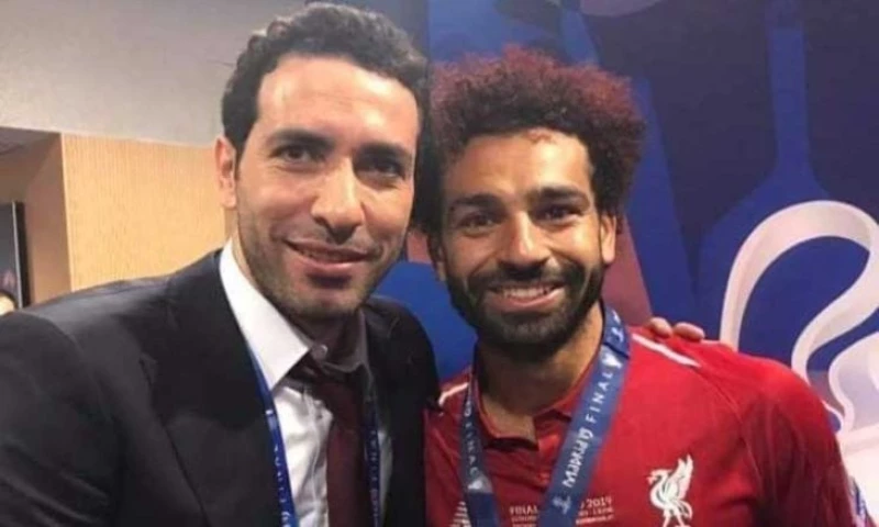 أبو تريكة يفجر مفاجأة حول قرار محمد صلاح بشأن عرض الاتحاد